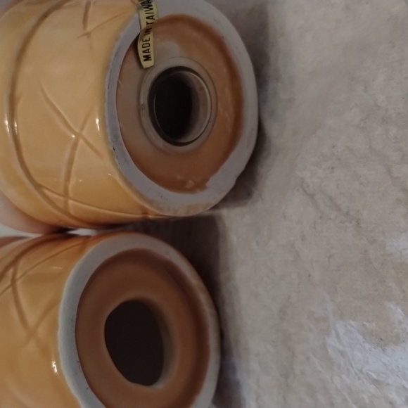 Ceramic icecream salt pepper shakers - Picture 3 of 5